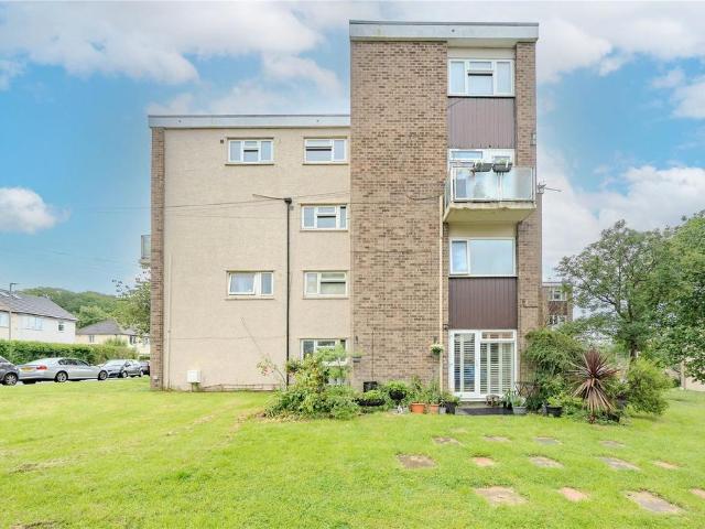 Flat for sale in Primley Park, Alwoodley