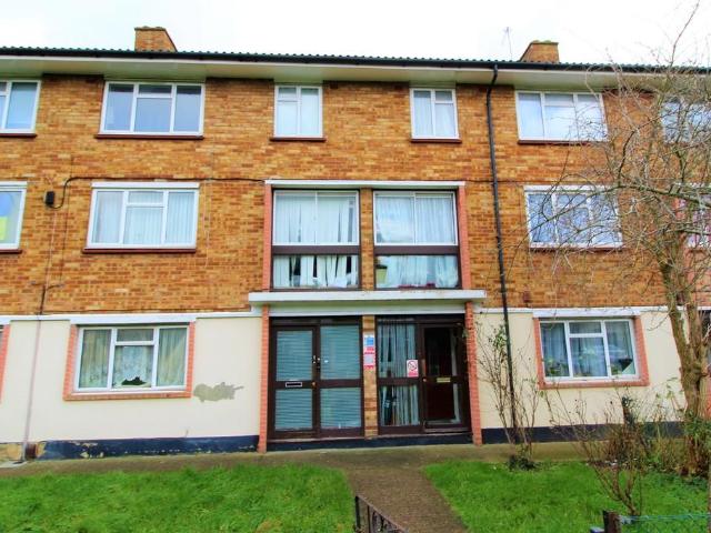 Flat for sale in West Drayton, Greater London