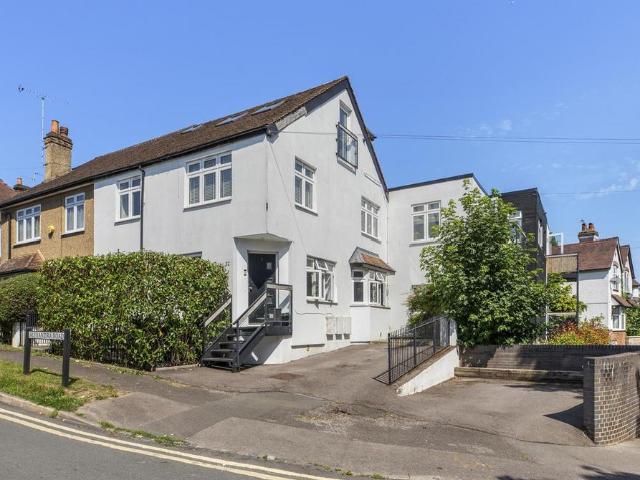 Flat for sale in Totteridge, Buckinghamshire