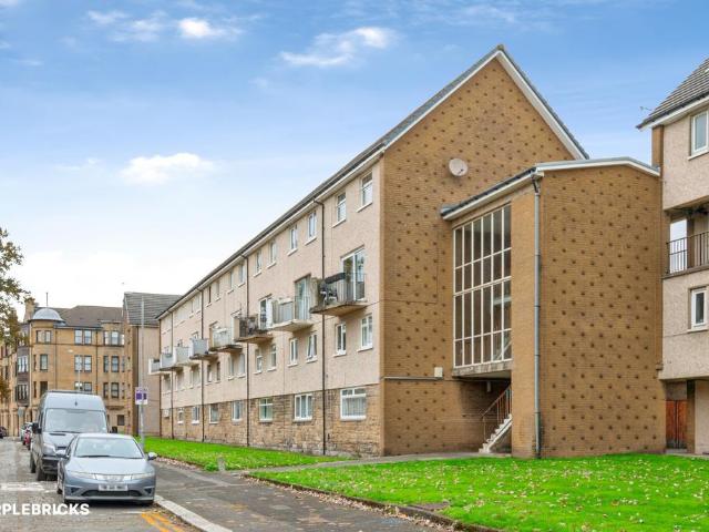 Flat for sale in Castlehead, Paisley