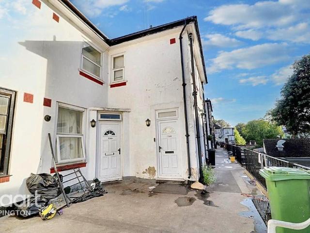 Flat for sale in Ramsden, Greater London