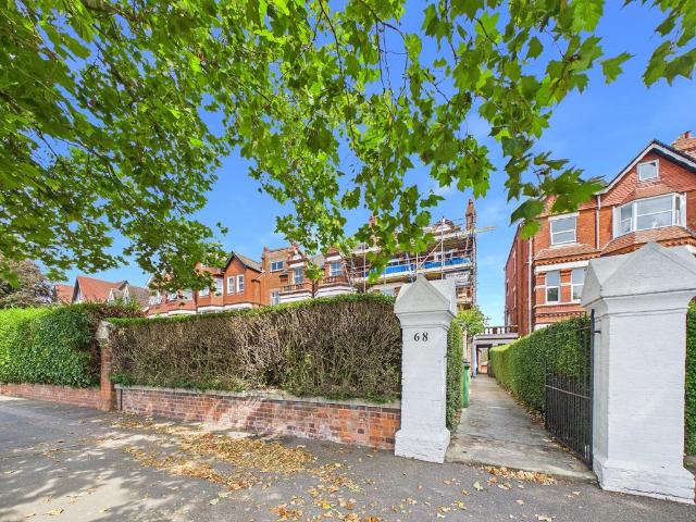Flat for sale in Folkestone