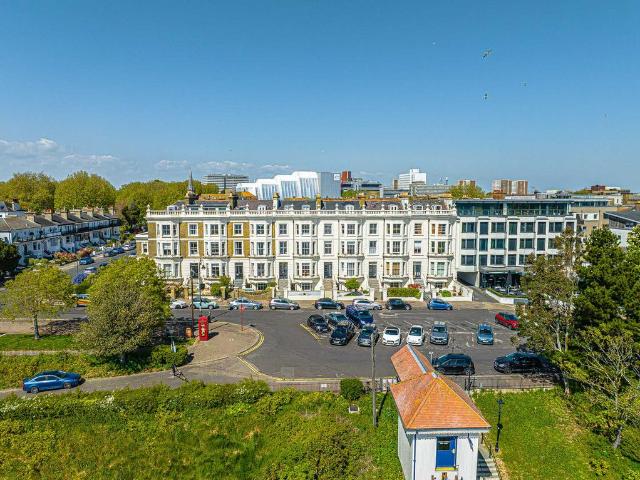 Flat for sale in Alton Barnes, Essex