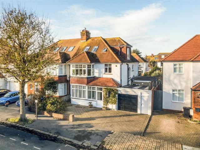 Flat for sale in Aldrington