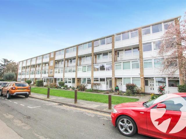 Flat for sale in Middle Park, Greater London