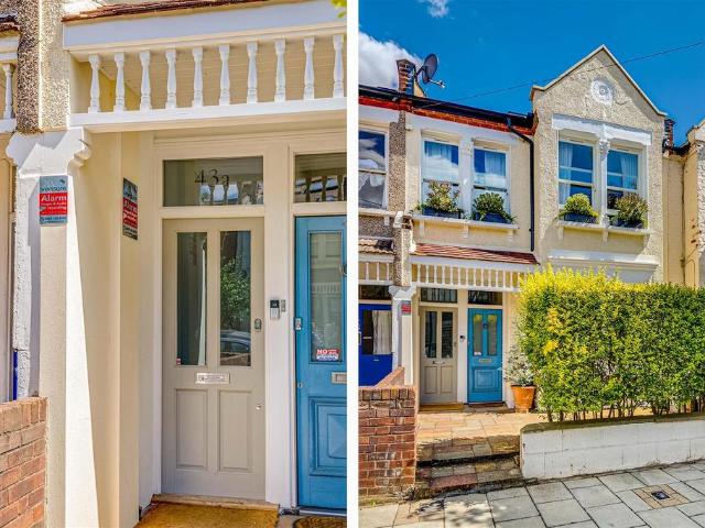 Flat for sale in Southfields, Greater London