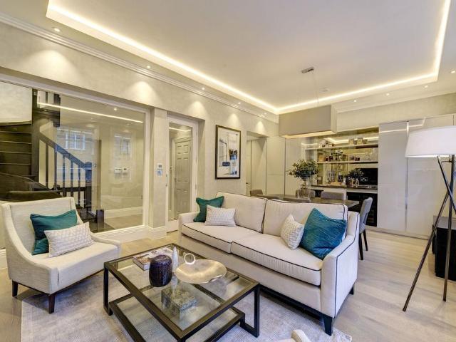Flat for sale in Marylebone, Greater London