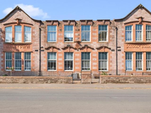 Flat for sale in Alloa, Scotland