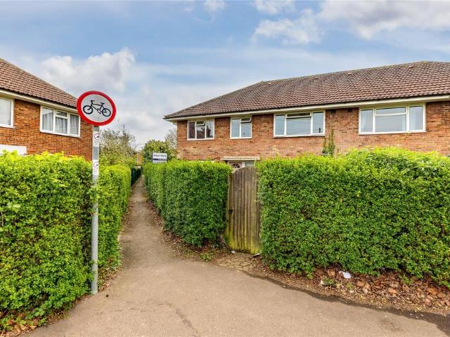 Flat for sale in Toddington, Bedfordshire