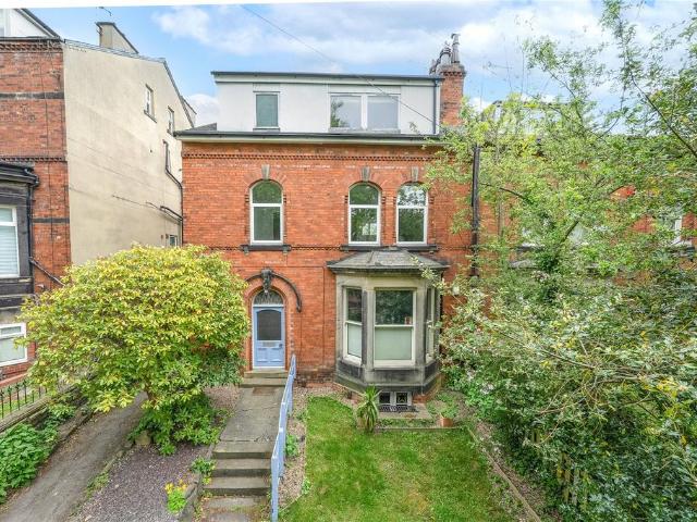 Flat for sale in Headingley Hill, Headingley