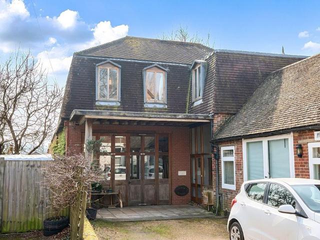 Flat for sale in Littlecote, West Sussex