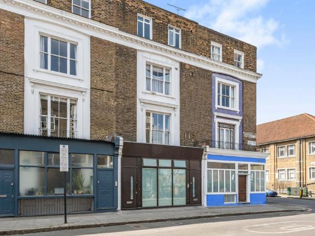 Flat for sale in Barnsbury, Greater London