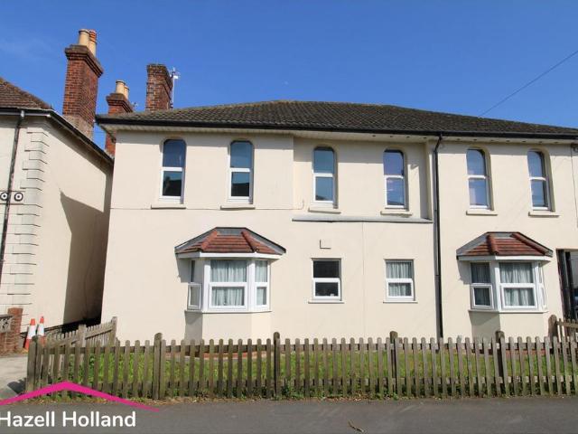 Flat for sale in South Ashford, Bridgefield