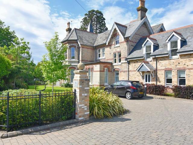 Flat for sale in Charminster, Bournemouth