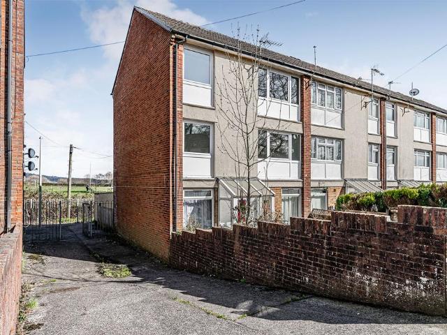 Flat for sale in Hawthorn, Church Village
