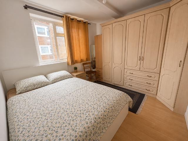 Flat for sale in Teesdale Estate, Bethnal Green