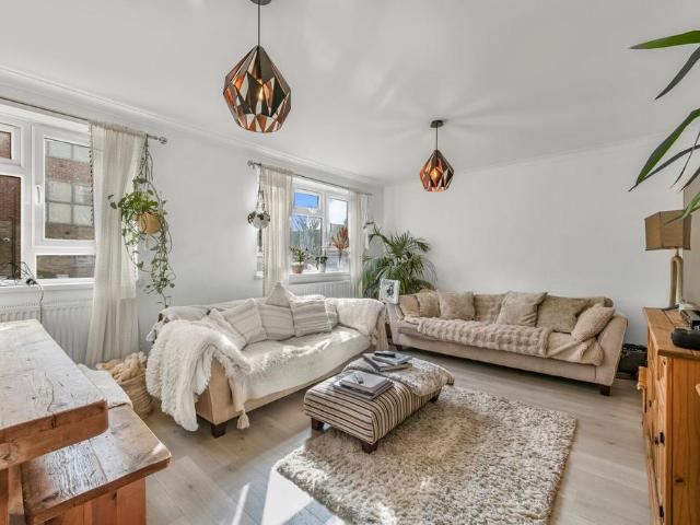 Flat for sale in Wandsworth, Isle Of Man