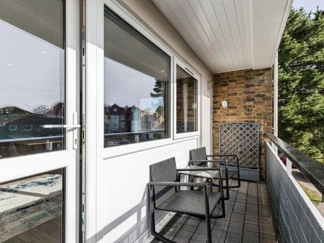 Flat for sale in Littlehaven, Horsham