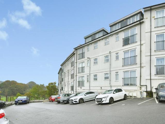 Flat for sale in Pennycomequick, Plymouth