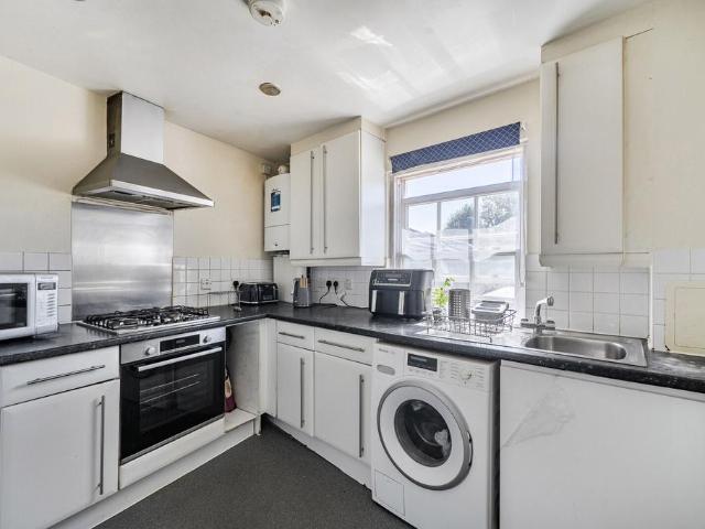 Flat for sale in London Borough of Merton, Mitcham