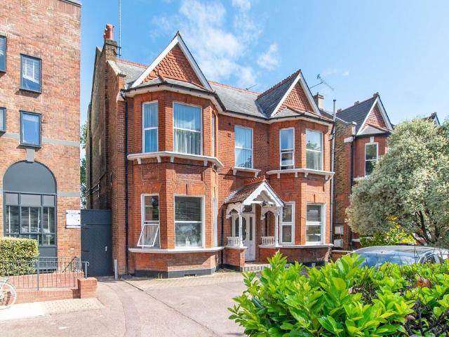 Flat for sale in Mapesbury, Greater London