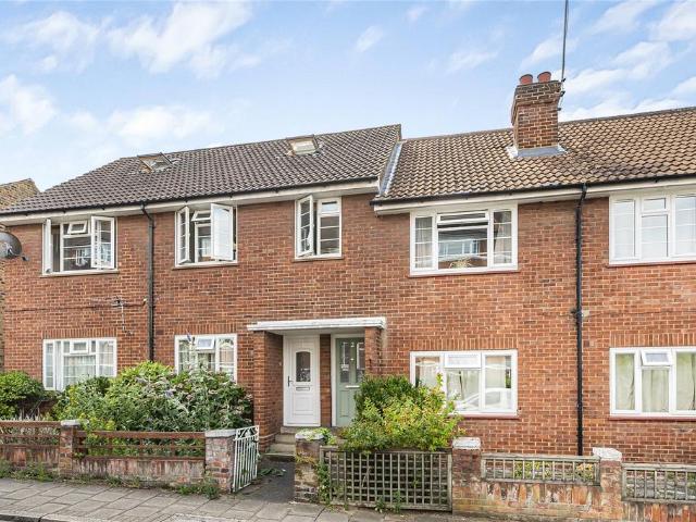 Flat for sale in North Sheen, Greater London