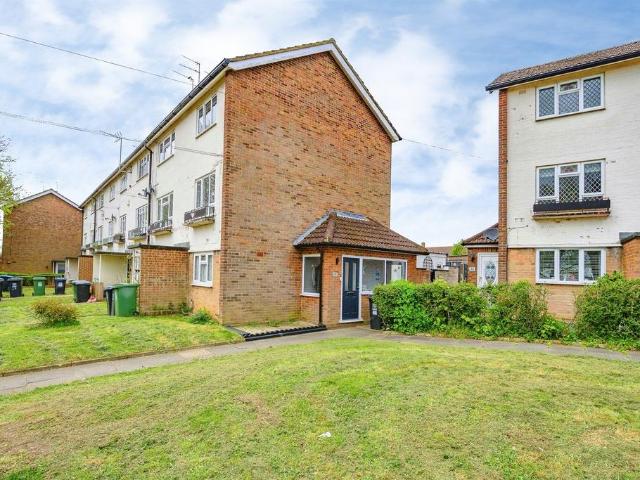 Flat for sale in Bourne End, Dacorum