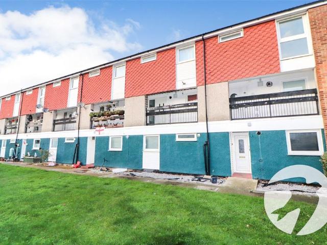 Flat for sale in North End, Greater London