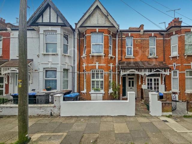 Flat for sale in Dollis Hill, Greater London