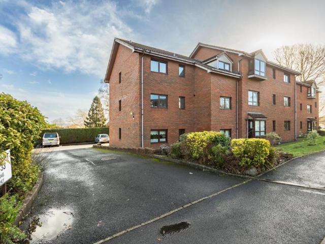 Flat for sale in Blackpill, Nangreaves