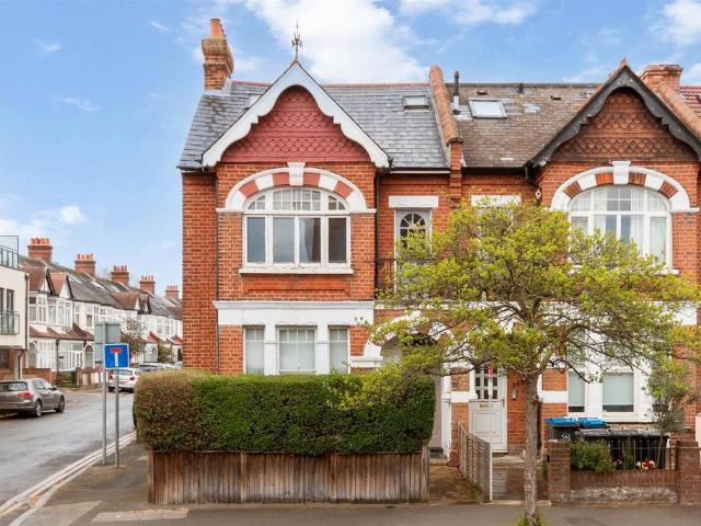 Flat for sale in London Borough of Merton, Merton Park