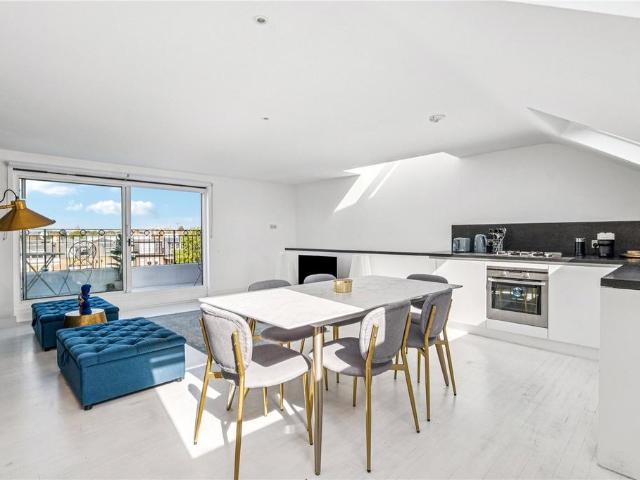 Flat for sale in Notting Hill, Greater London