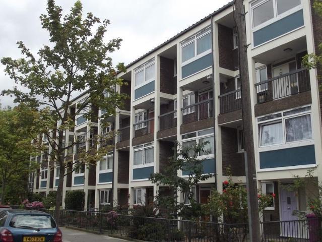 Flat for sale in Old Ford, Bow