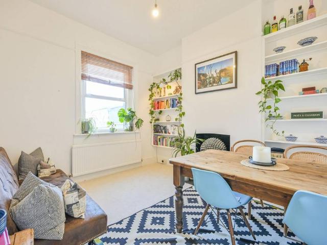 Flat for sale in Finchley, Isle Of Man
