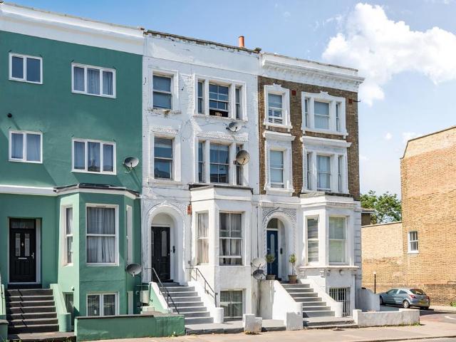 Flat for sale in Loughborough Junction, Greater London