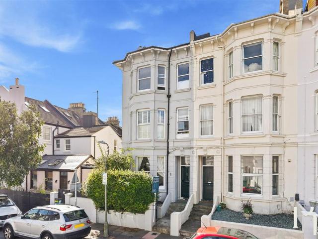Flat for sale in Brighton & Hove