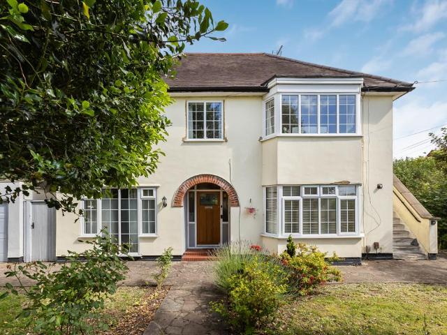 Flat for sale in Hatfield, Fretherne