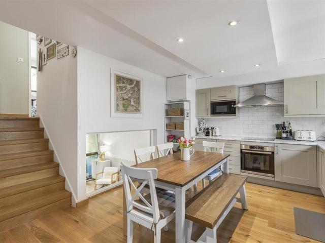Flat for sale in Pimlico, Greater London