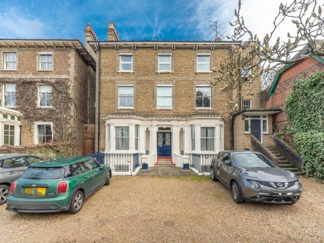 Flat for sale in Greater London