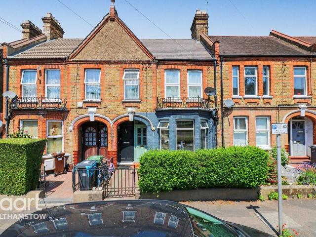 Flat for sale in Greater London
