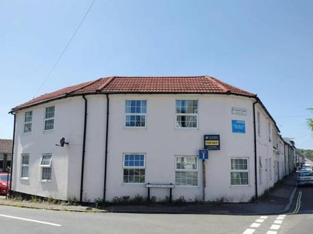 House for sale in Aldershot, Hampshire