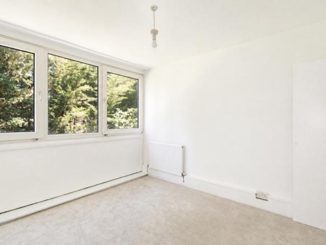 Maisonette for sale in London Borough of Wandsworth, Greater London