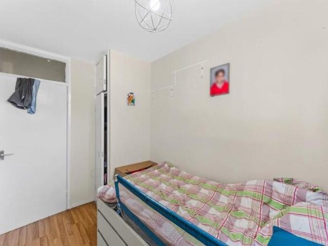 Maisonette for sale in Southfields, Greater London