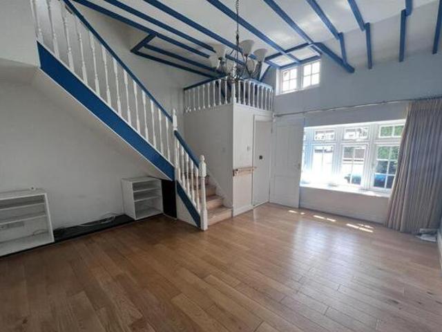 House for sale in Hillview, Surrey