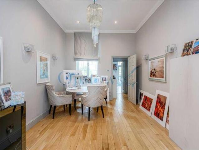 Maisonette for sale in Chelsea, Greater London