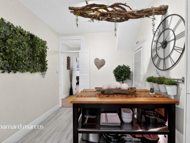 Maisonette for sale in New Malden, Greater London