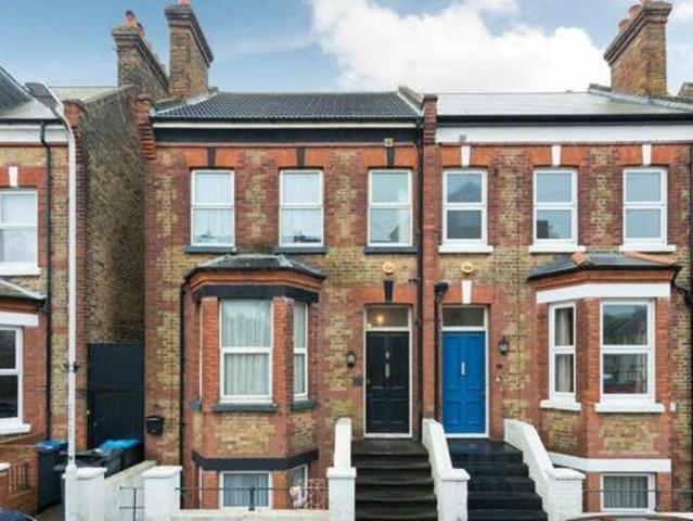House for sale in Upton, Acol