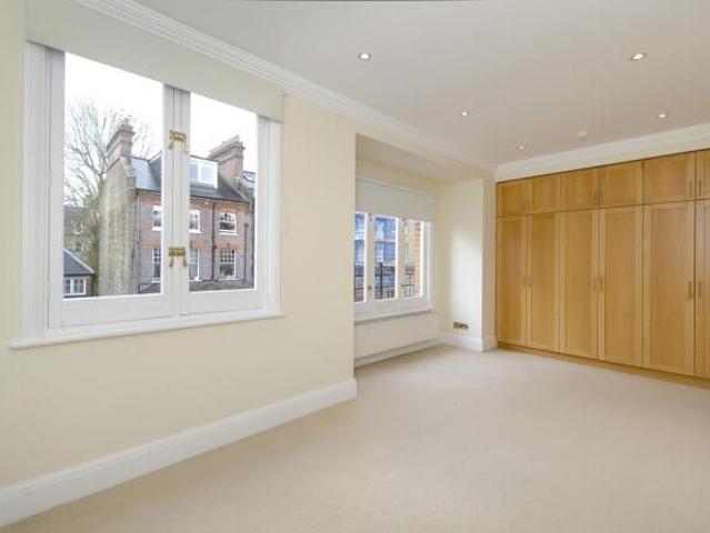 Maisonette for sale in Cat Hill