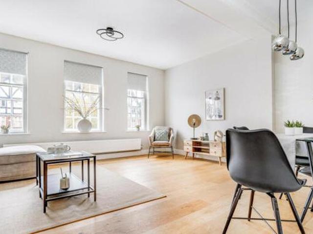 House for sale in Lower Green Esher, Blackhills