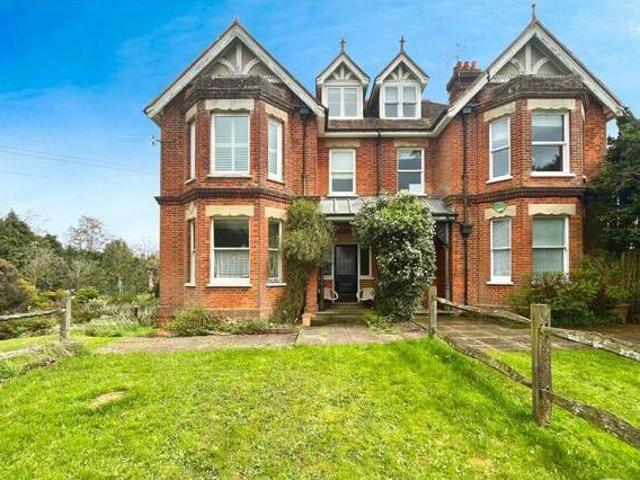 House for sale in Fole, Surrey